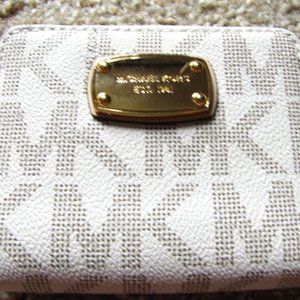 Michael Kors Wallet Bundle